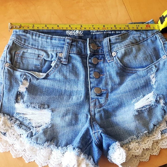 💕Distressed High Rise Shorts with Lace! - Picture 6 of 7